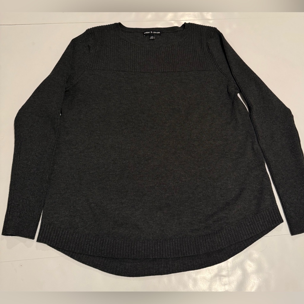 Cable & Gauge Ribbed Crewneck Sweater In Dark Charcoal